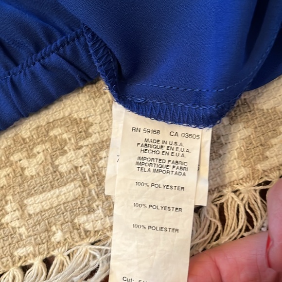 Karen Kane Size XL Royal Blue Top Blouse In EUC Elastic Bottom Front Buttons - Picture 5 of 7